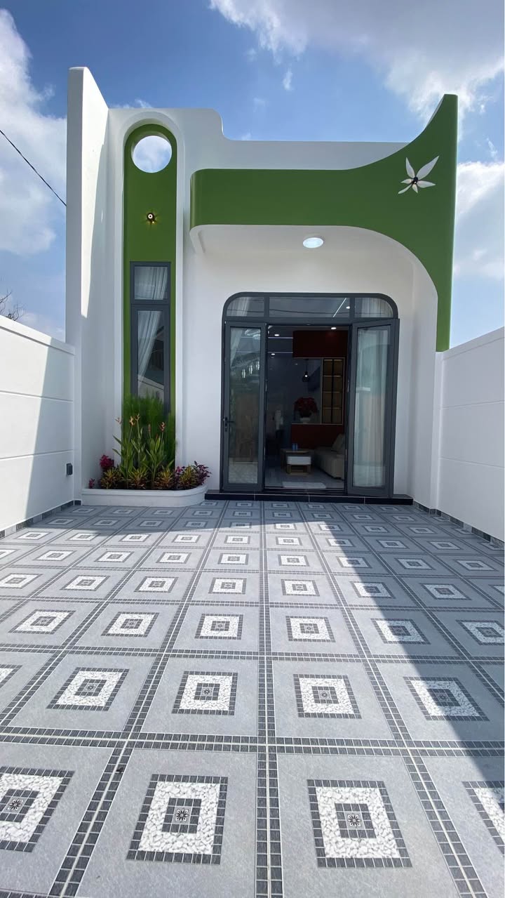 Nhà Phường Mỹ Phong, Mỹ Tho - 112m² Full Gạch, Sân Ô Tô, Giá 1.58 Tỷ