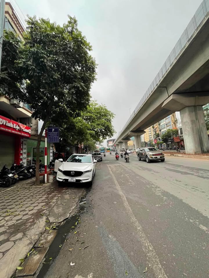 Nhà Phố Hào Nam 44m² - Mặt tiền kinh doanh đắc địa!