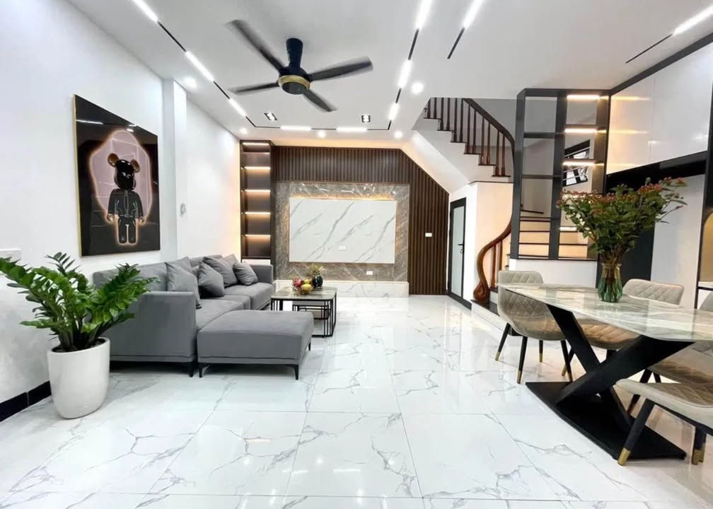 Nhà riêng Cầu Giấy 38m² 3.9 tỷ - Gần ô tô, Sẵn sàng ở ngay!