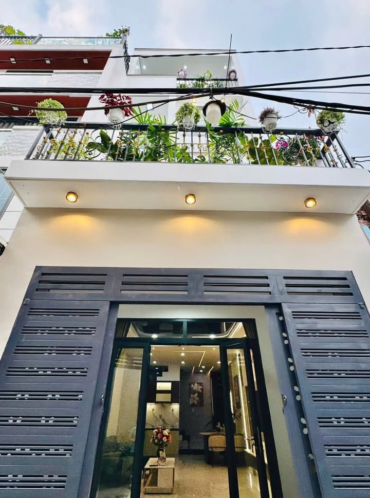 Nhà Phường 11 Gò Vấp 4x13m, 4PN, Full Nội Thất - Giá 6.9 Tỷ