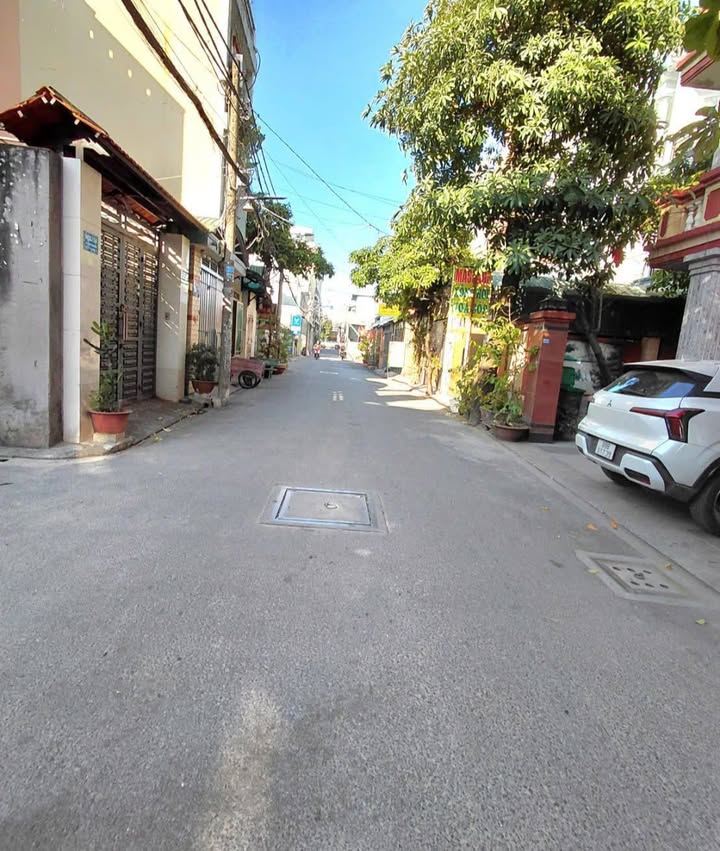 Nhà riêng Quận 12 96m² giá 4.x tỷ - Hẻm xe tải, ô tô vào tận nhà!