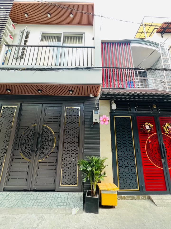 Nhà 32m² Tân Phú - 3PN Full Nội Thất, Sổ Vuông Giá 5.5 Tỷ