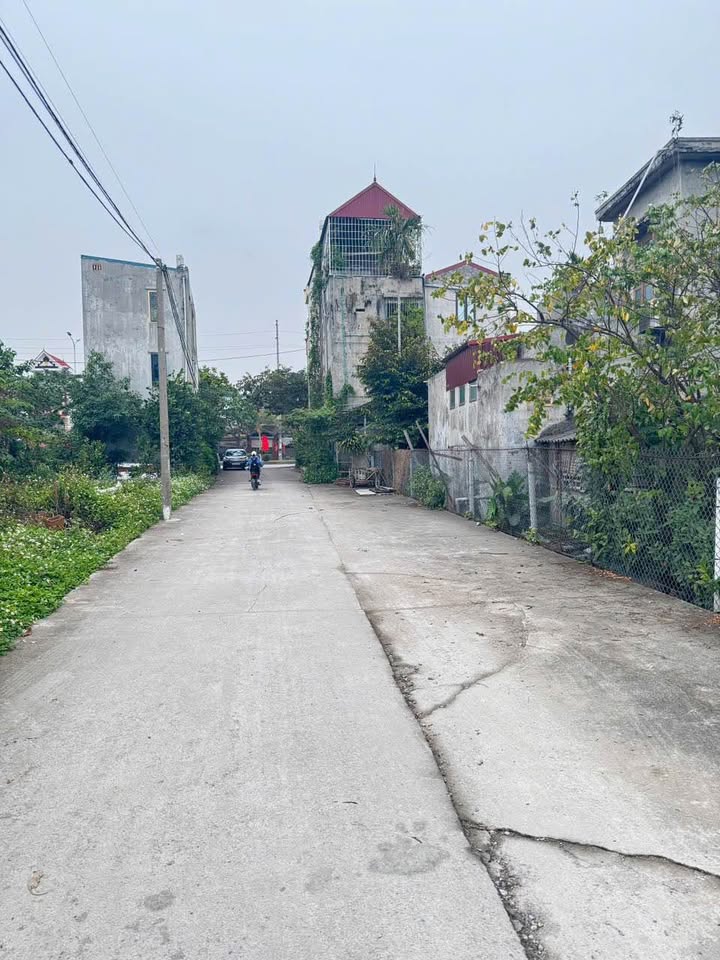 Nhà Riêng Đồ Sơn 40m² - Ô tô Đỗ Cửa, Chính Chủ Bán, Giá Hơn 2 Tỷ!