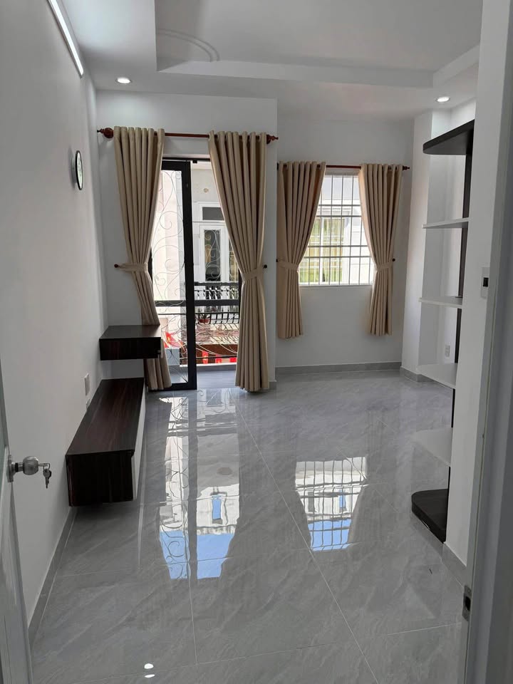 Nhà 2PN, 2WC Phường Thắng Nhất, Vũng Tàu - Đường Xe To, Giá 5 Triệu/Tháng