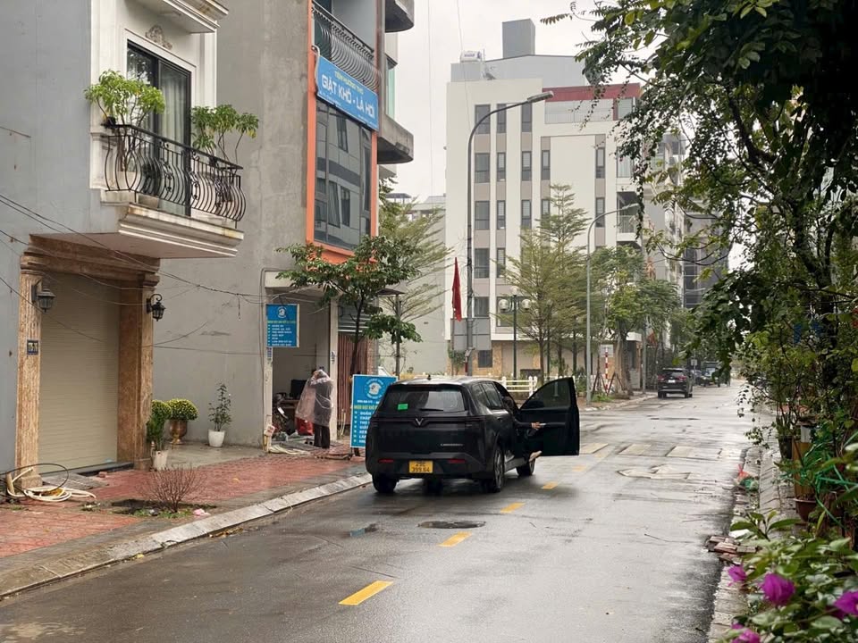 Đất nền Ngọc Thụy, Long Biên 50m² - Đường to ô tô, xe tránh đỗ ngày đêm!