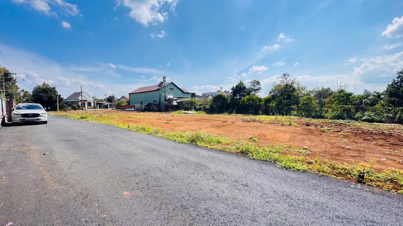 Bán đất 220m² Nguyễn Du, Bảo Lộc - Sổ đỏ full thổ cư, ô tô vào nhà