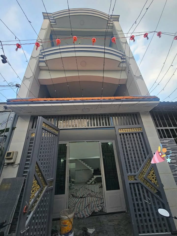 Nhà 1 Trệt 2 Lầu 56m² Hướng Tây - Bán Gấp Giá 2.6 Tỷ Tại Bình Chánh