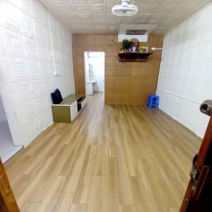 Cho thuê Căn hộ Tập thể 4 phòng Phạm Ngọc Thạch, Đống Đa - Sẵn sàng ở ngay!