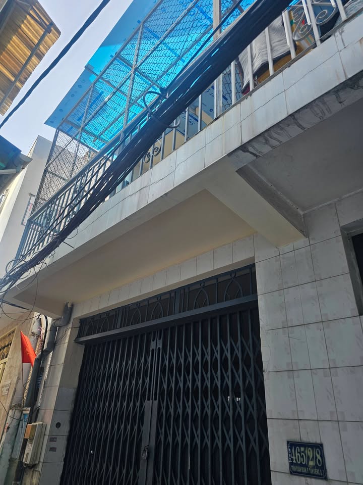 Nhà nguyên căn Quận 7 100m² giá 10 triệu - Sẵn sàng ở ngay!