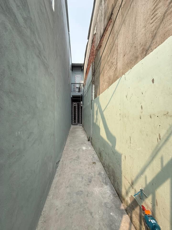 Nhà Mới Xây Hẻm Lê Văn Lương Q4 - 1.3 Tỷ, 2PN, Sẵn Sàng Dọn Vào Ở