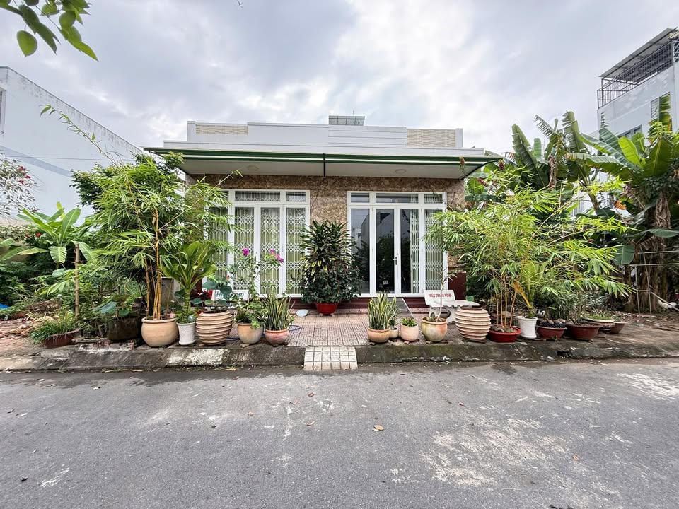 Nhà Hưng Phú, Cần Thơ - 162m² Sổ Đỏ Giá 9.7 Tỷ - Sẵn Sàng Chuyển Hướng Đầu Tư