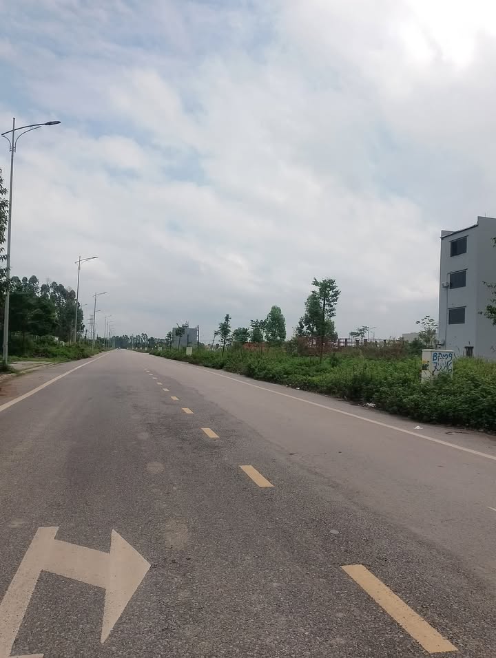 Bán Đất Song Khê - Bắc Ninh 105m² Mặt Tiền 7m, Đường 12m - Giá 4.9 Tỷ