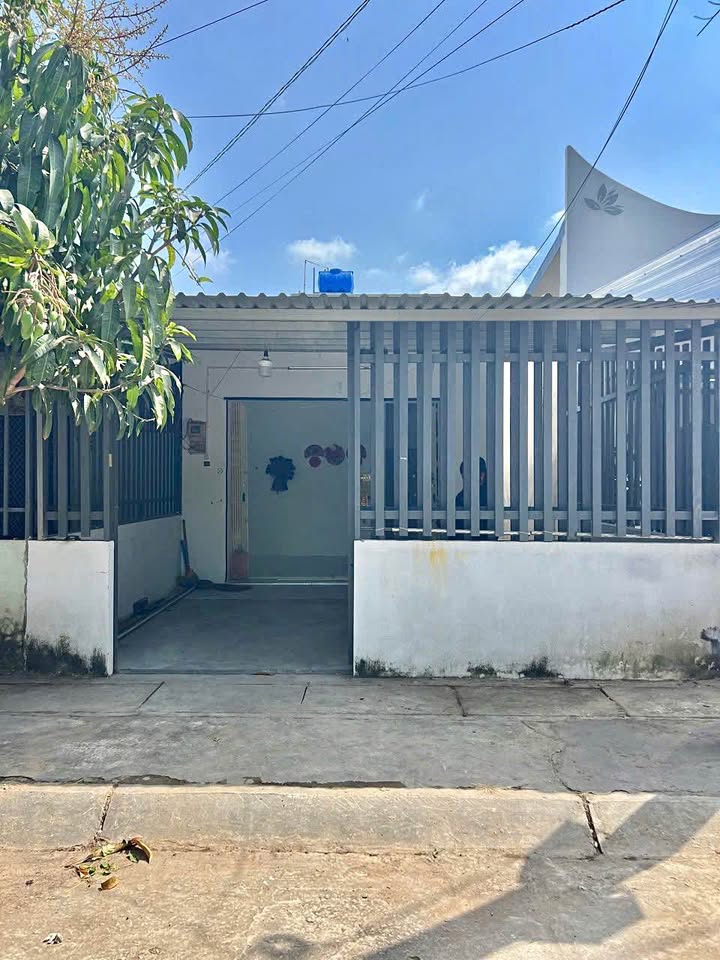 Nhà mặt tiền Trần Nguyên Hãn Rạch Giá 80m² - Mặt tiền kinh doanh!