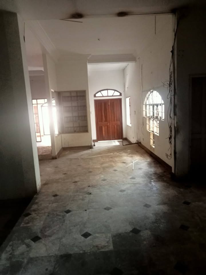 Nhà phố Châu Âu 260m² đường Nguyên Hồng, BMT - Giá 20.5 tỷ