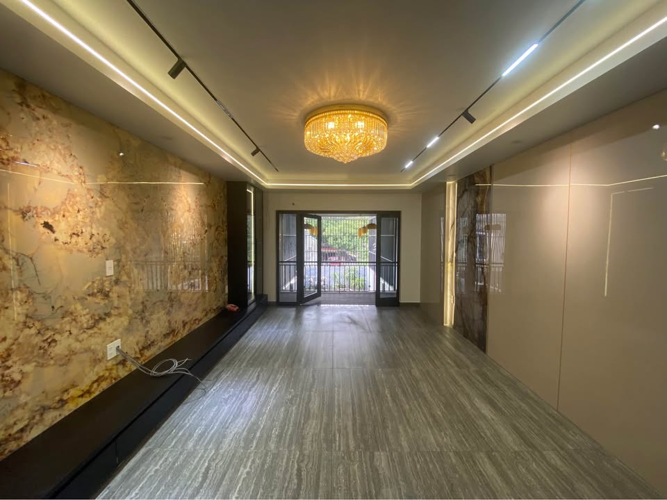 Nhà riêng Lê Chân 100m² 5 tầng - Ô tô vào tận nhà, full tiện ích!