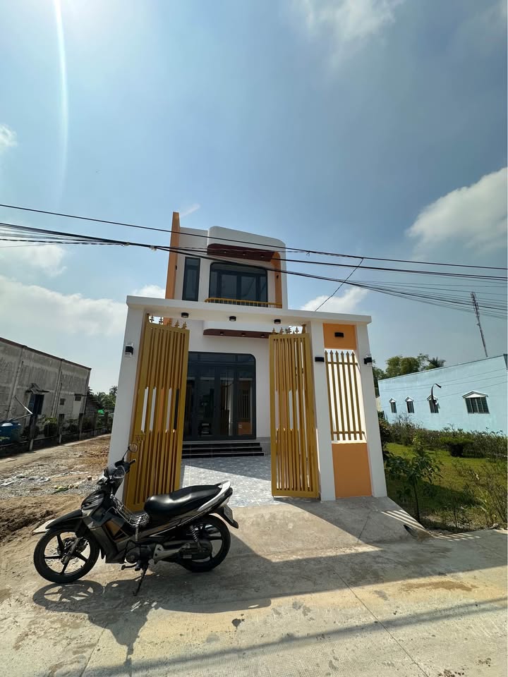 Nhà 2 Tỷ150 Triệu - Mặt Tiền Đường VH Thanh Ba, Cần Giuộc - Sẵn Sàng Đón Xuân!