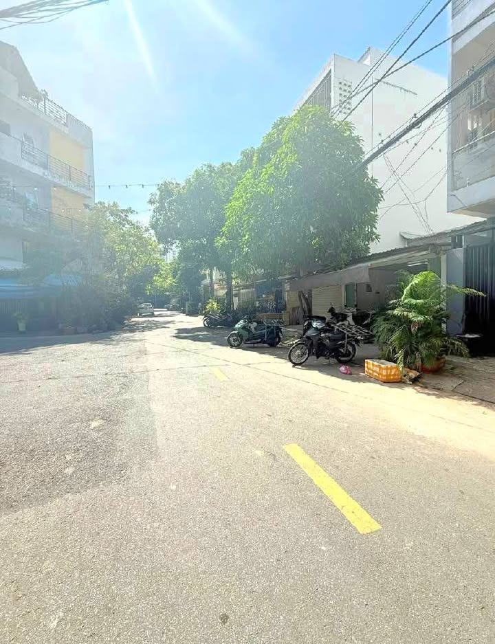 Nhà Mặt Tiền Đường Số Q7 - Giảm 300 Triệu, Giá 13.2 Tỷ - Kinh Doanh Đa Ngành