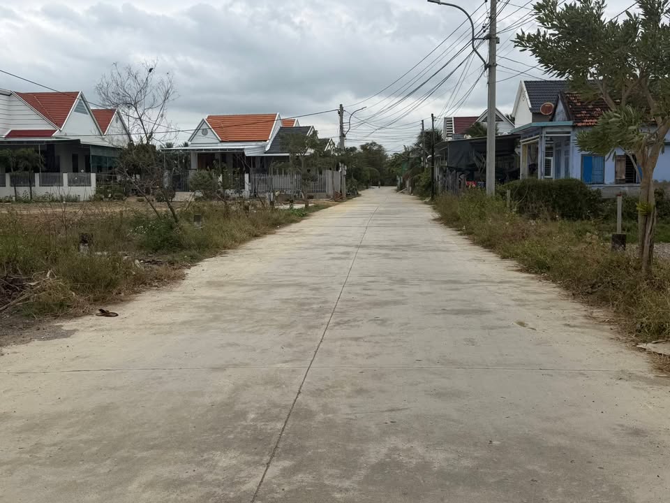 Nhà 2 Tầng Phường Ninh Hà, Nha Trang - 240m² Full Đất Ở, Giá 1.2 Tỷ