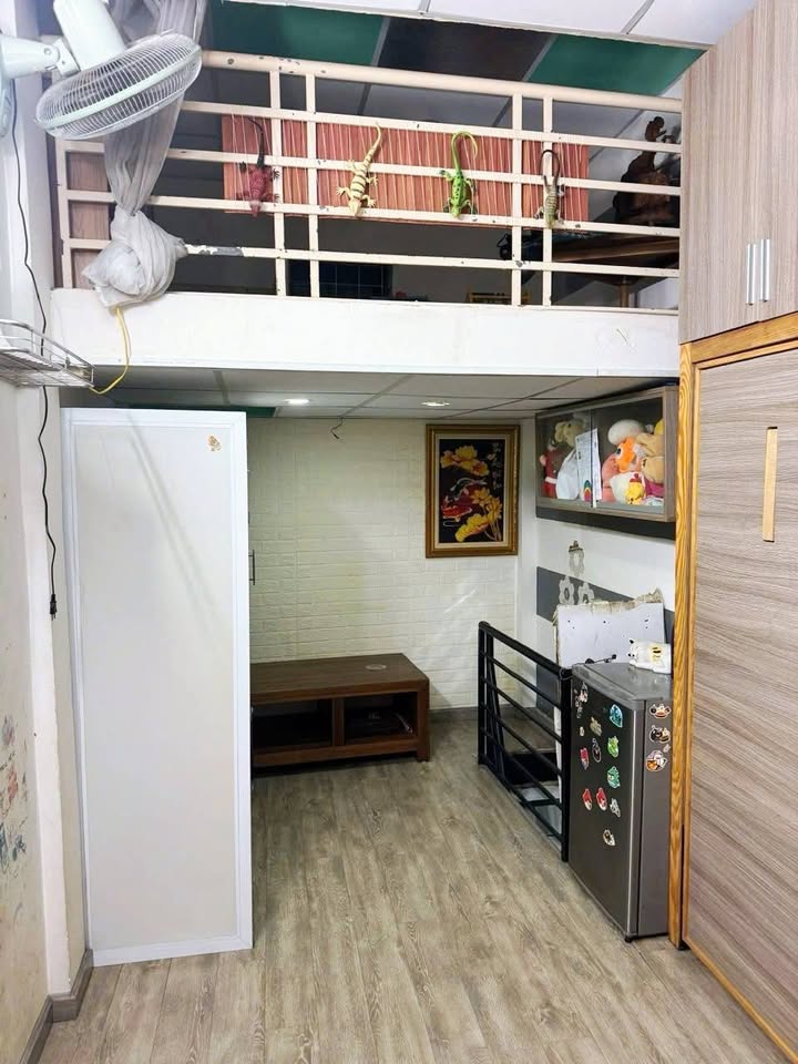 Nhà Cần Cho Thuê Full Nội Thất Âu Cơ, Tân Phú - 15m², Giá 4 Triệu/Tháng