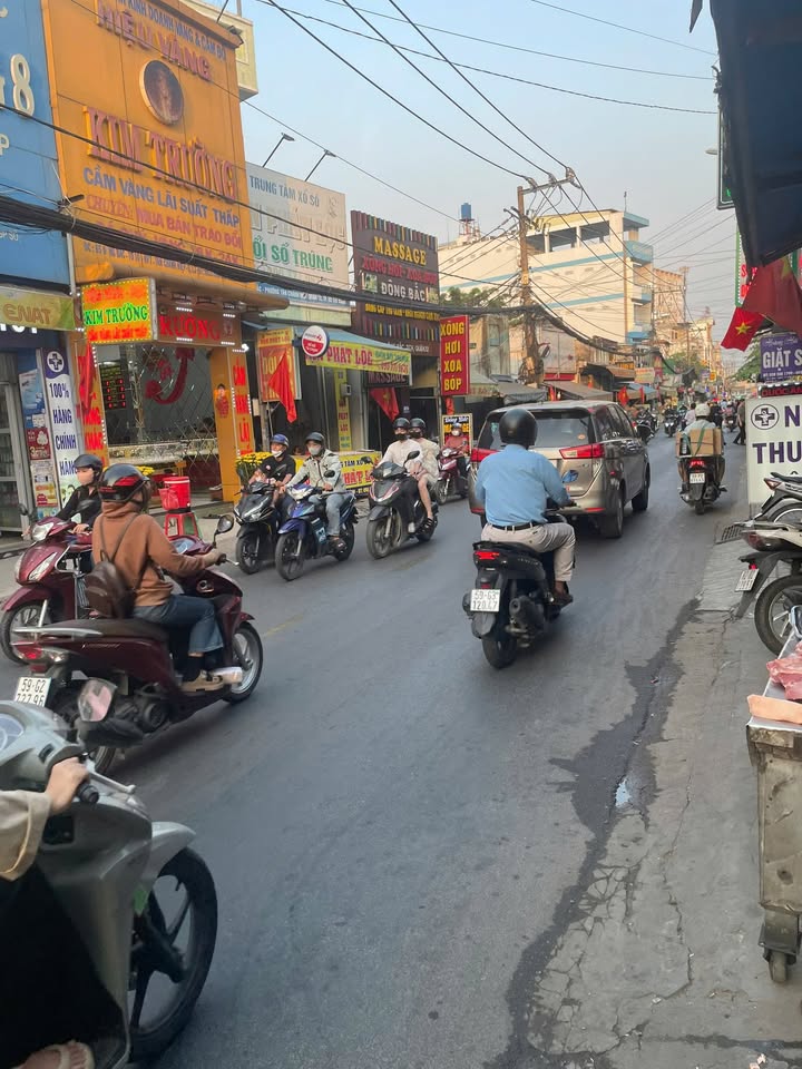 Nhà 2 Mặt Tiền Kinh Doanh Đường Đông Bắc, Quận 12 - 114m², 15 Tỷ