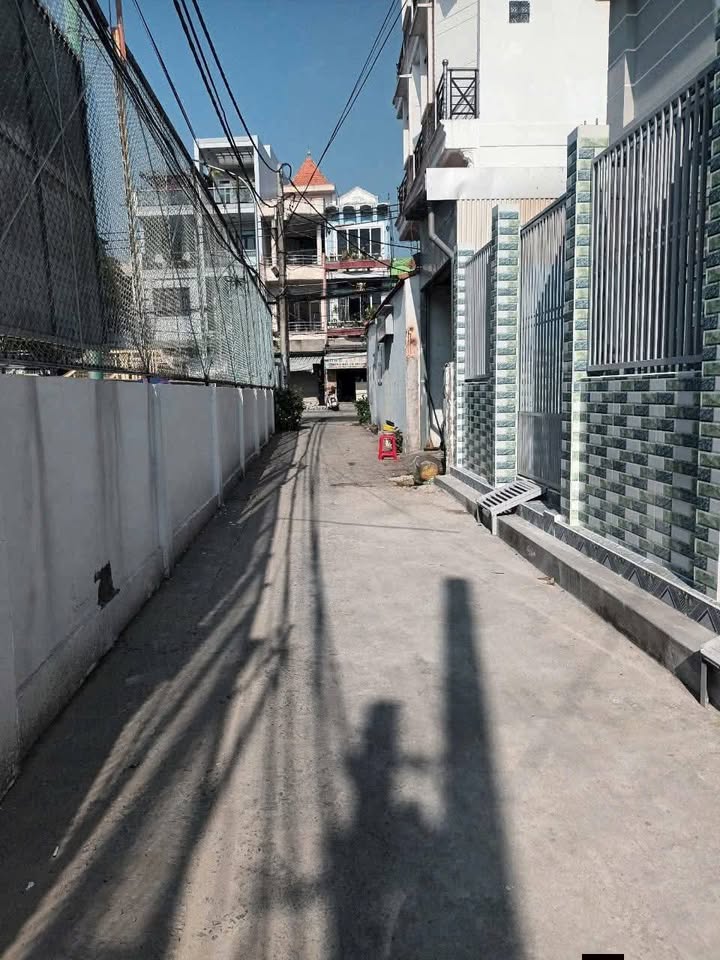 Nhà Riêng Hóc Môn 99m² - Giá 8 Triệu, Sẵn Sàng Ở Ngay!