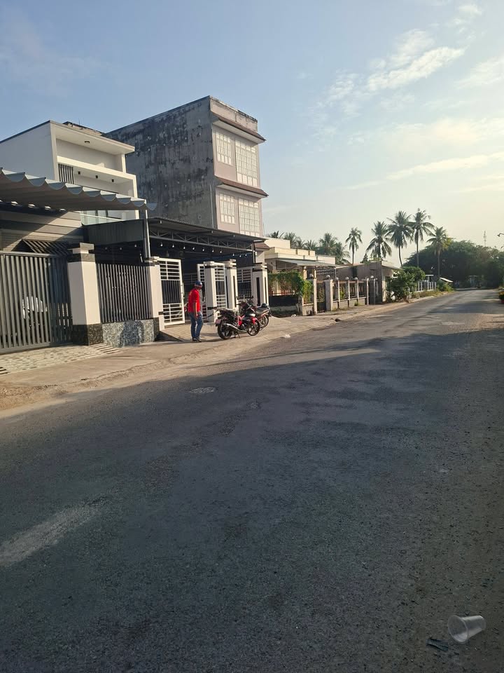 Nhà phố Mặt tiền Phan Thị Bạch Vân, Gò Công 105m² - Mặt tiền kinh doanh!