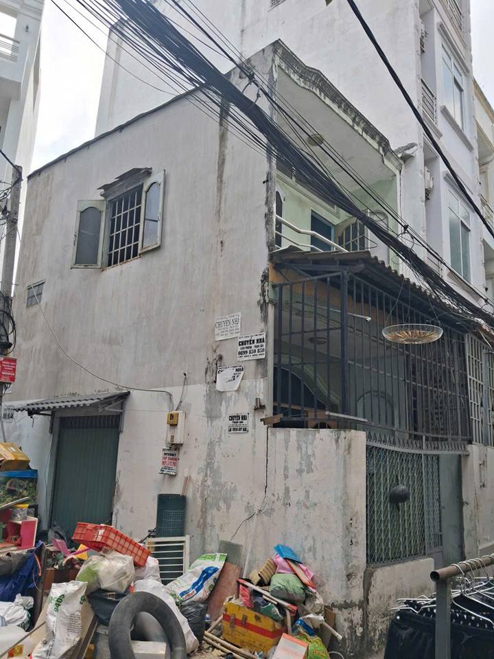 Nhà 2 Tầng Lô Góc 35m² Đối Diện Đại Học Marketing, Quận 7 - 3.3 Tỷ