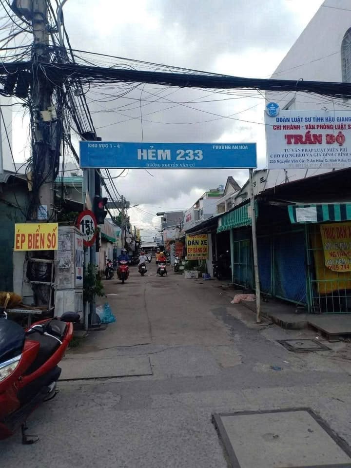 Nhà 2 Tầng Hẻm Nguyễn Văn Cừ, Ninh Kiều - 44m² Sổ Hồng Giá Tốt