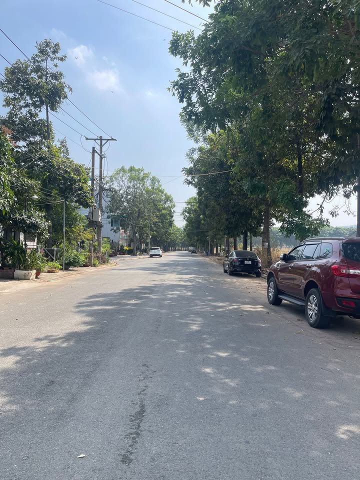 Nhà 2 Tầng KDC Biconsi Dĩ An - 118m² Full Thổ Cư, Đối Diện TTTM