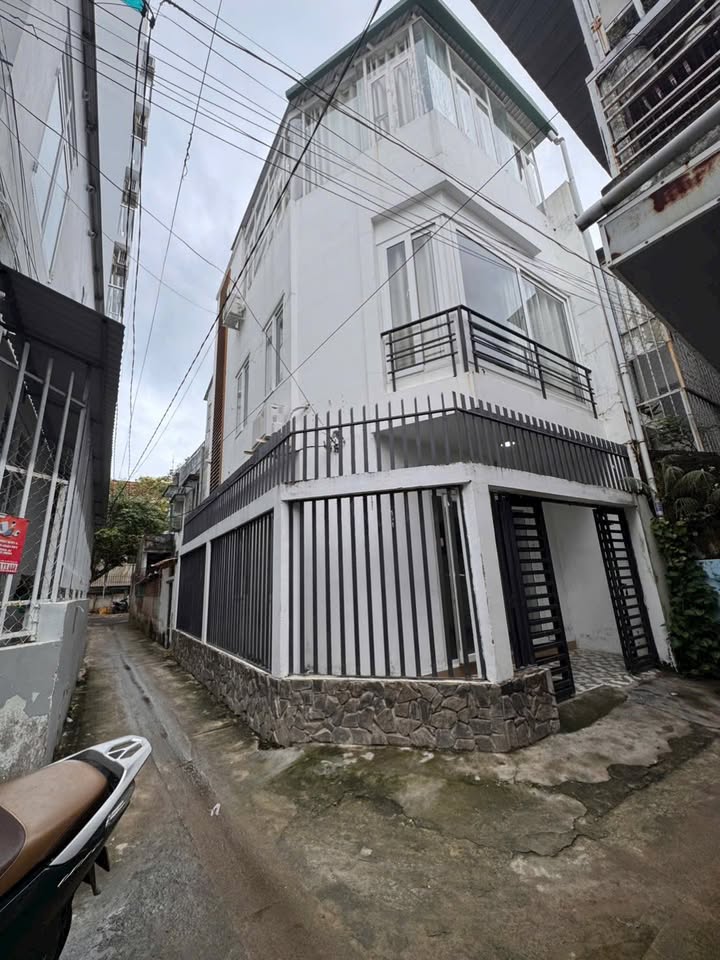 Nhà Góc 48m² Trung Tâm Nha Trang - Sổ Hồng Hoàn Công - Giá 5.2 Tỷ