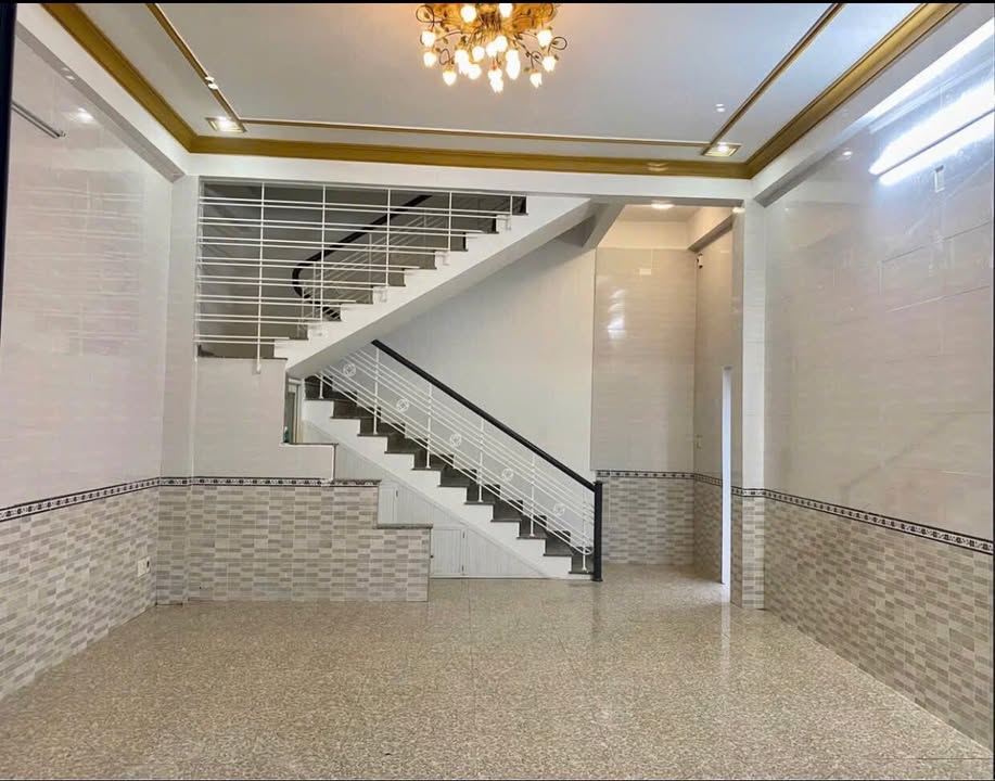 Cho thuê nhà 3 tầng mặt tiền Chơn Tâm 9, Đà Nẵng - 164m², Kinh doanh/Ở tốt