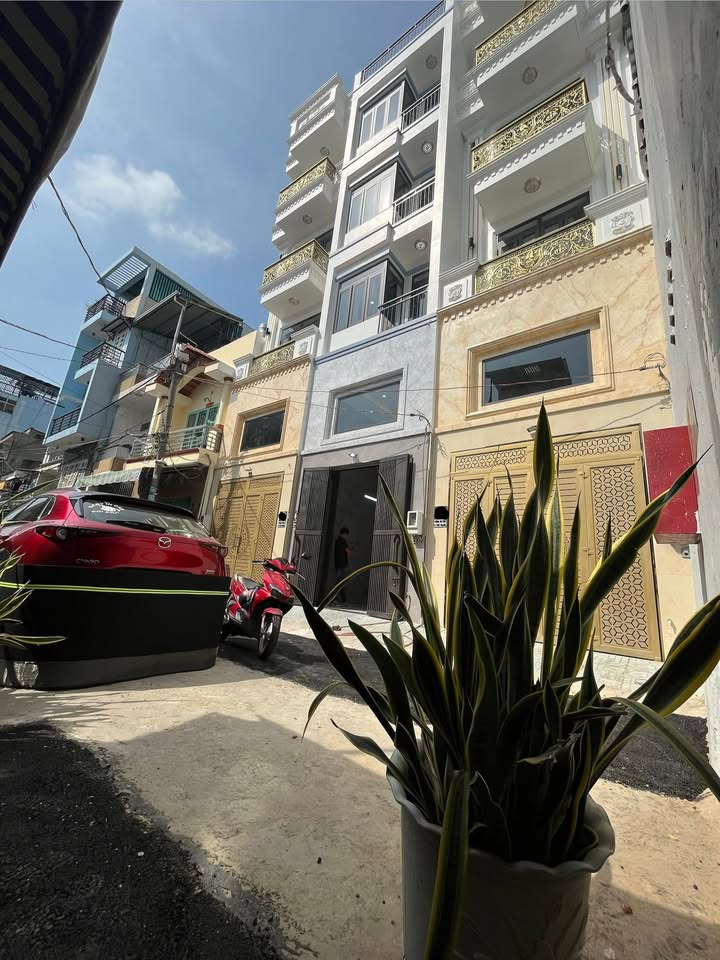 Nhà 330m² 6 Tầng HXH Lương Thế Vinh, Tân Phú - Giá 8.x Tỷ