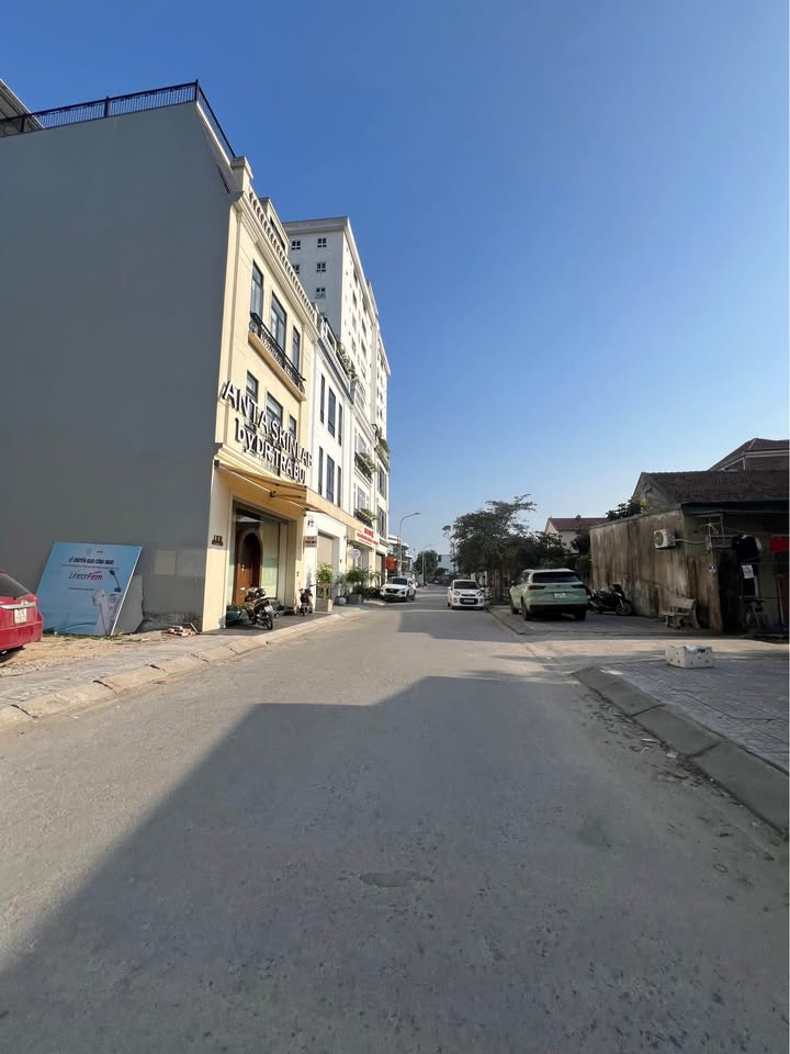 Mặt Tiền Kinh Doanh Đường Lê Văn Miến, Vinh 105m² - Giá 7 Tỷ