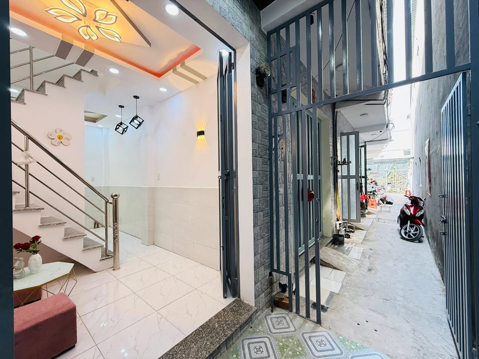 Nhà 28m² Hưng Long, Bình Chánh - Sổ Riêng, Tặng Nội Thất Giá 520 Triệu