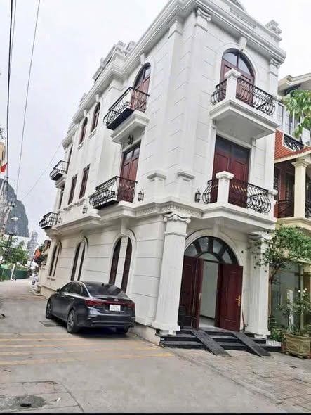 Mặt tiền Trần Phú Cẩm Phả 74m² - Kinh doanh sầm uất, 4 tầng phong cách