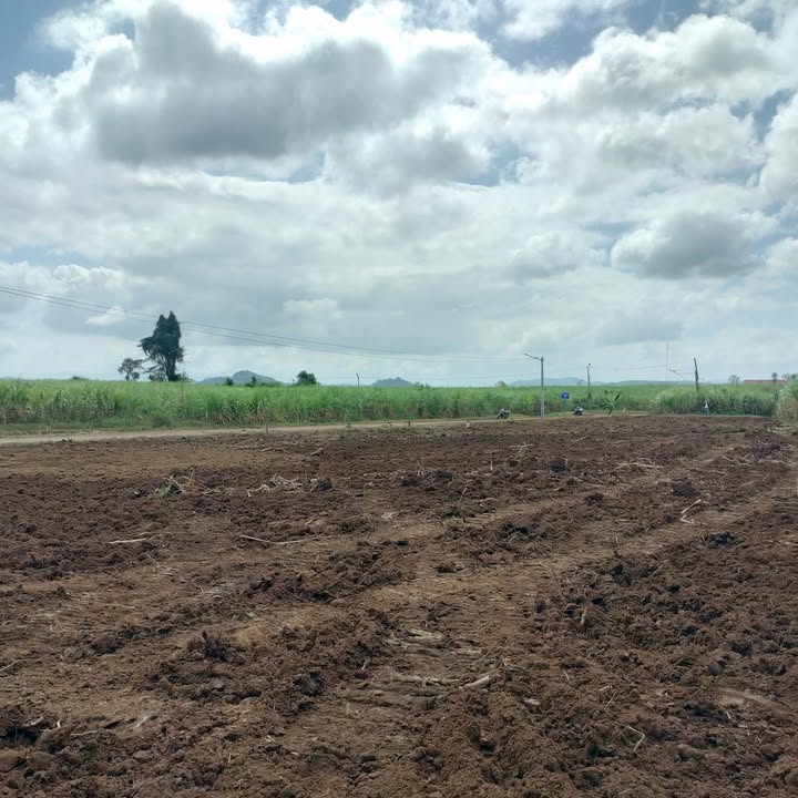 Bán Đất Sông Hinh 138m² Sổ Đỏ Nở Hậu - Giá Tốt 2 Tỷ