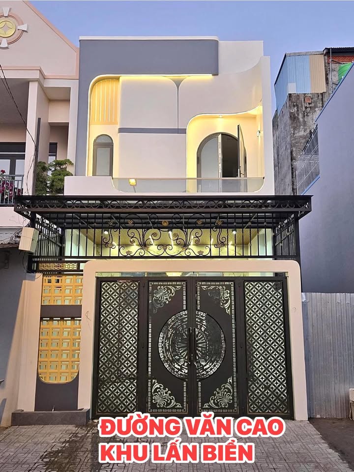 Nhà 2 Tầng Mặt Tiền Văn Cao, Rạch Giá - 100m², 4PN, 3.88 Tỷ
