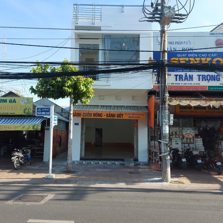 Nhà Mặt Tiền Trần Hưng Đạo, Long Xuyên - 66.8m², Dòng Tiền Sẵn