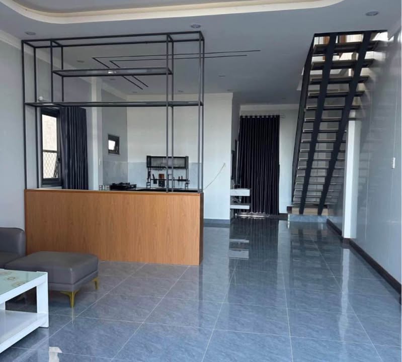 Nhà 105m² Đức Trọng - Full Nội Thất, Giá 1.3 Tỷ - Sẵn Sàng Vào Ở Ngay!