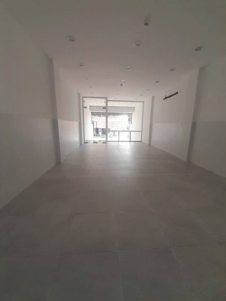 Cho Thuê Tòa Nhà Mặt Tiền GS1 Dĩ An 120m² - Kinh Doanh Sầm Uất