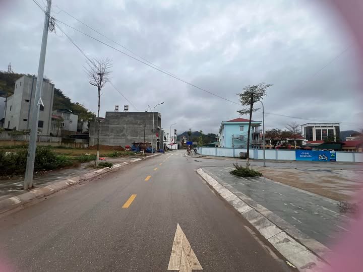 Đất Nền Trung Tâm Sơn La - Sổ Đỏ 76m² - Giá 1 Tỷ XXX