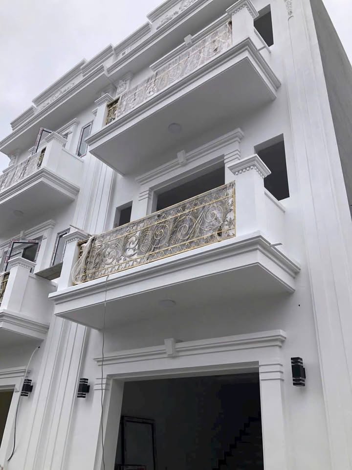 Nhà riêng Phường Việt Hưng 79m² giá 3 tỷ - Sẵn sàng ở ngay!