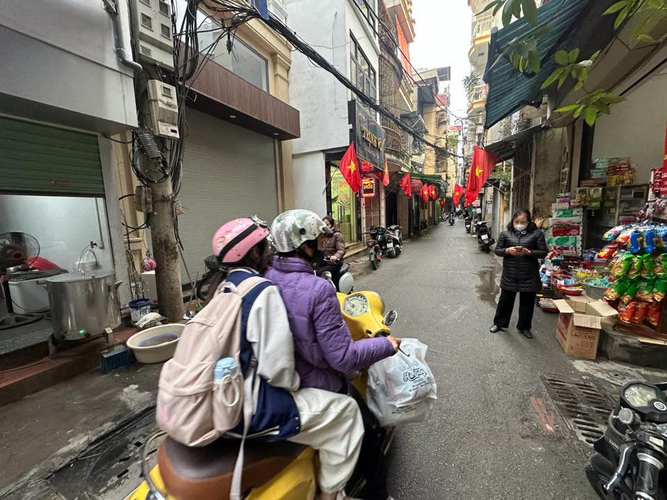 Nhà Phố Khâm Thiên 50m² - Mặt tiền kinh doanh, ô tô tránh!