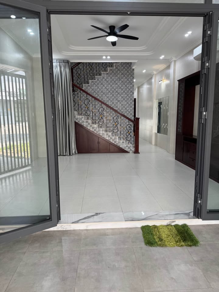 Nhà phố Xuân Hồng Ninh Kiều 100m² - Chính chủ bán, tặng nội thất gỗ