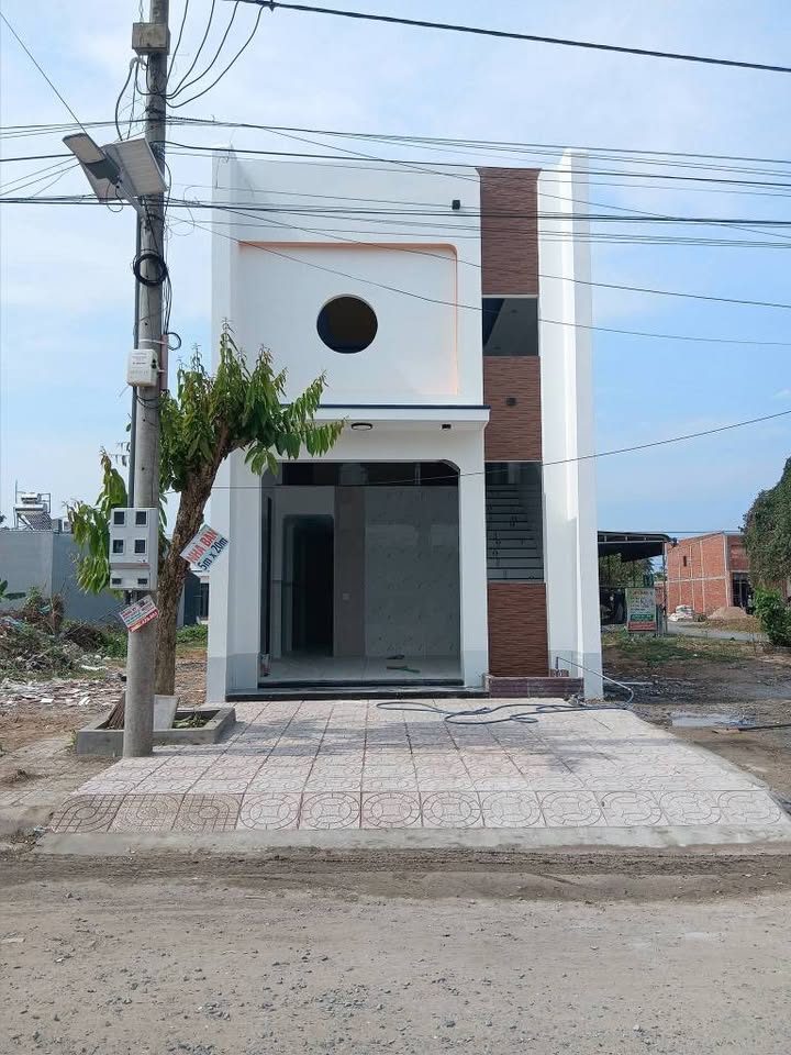 Nhà Trệt Lửng 100m² Hướng Đông Bắc, KDC Đông Phú Cần Thơ - Giá 2.05 Tỷ