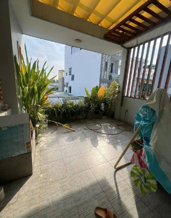 Nhà Riêng Tân Phú 64m² Hẻm Xe Hơi - Giá 6.3 Tỷ, Sổ Hồng Ngay