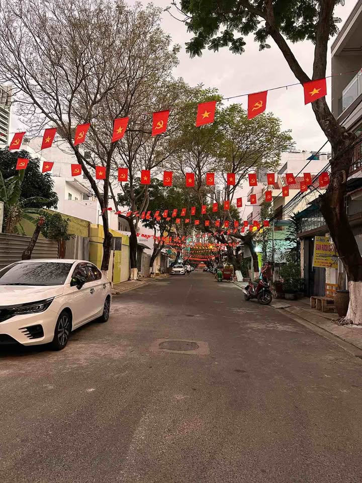 Nhà Mặt Tiền Lê Văn Huân, Nha Trang - 100.8m² Gần Biển Ba Làng