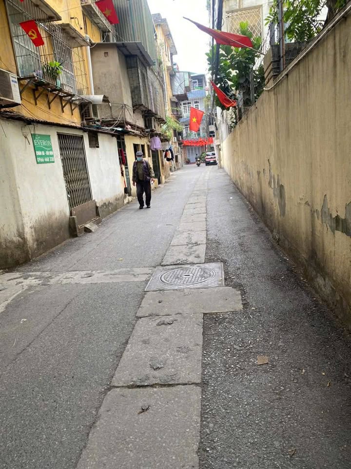 Bán Căn Tập Thể Phương Mai 60m² - 3 Tỷ - Ô Tô Đỗ Cửa