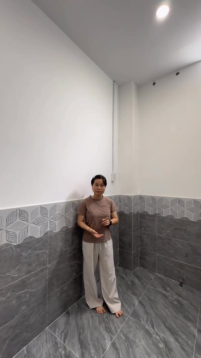 Nhà Hẻm Cách Mạng Tháng 8, Rạch Giá - 53m² Giá 1.28 Tỷ, Sổ Đỏ Hoàn Công