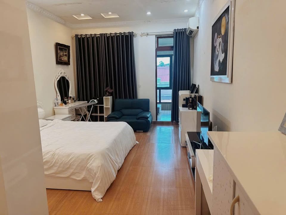 Nhà Mặt Tiền Kiều Sơn, Hải Phòng - 60m² 4 Tầng, Giá 5.5 Tỷ